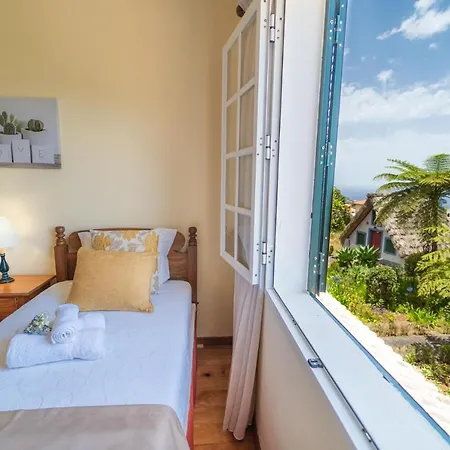 Casa Da Tia Clementina * Santana (Madeira)