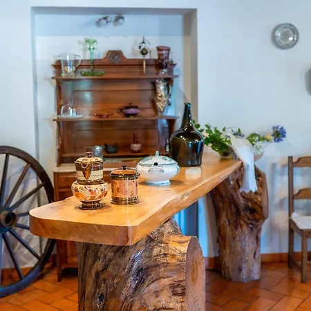 Casa Da Tia Clementina Κατάλυμα σε φάρμα Santana (Madeira)