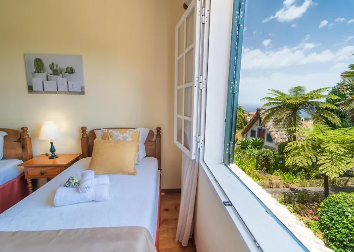 Casa Da Tia Clementina * Santana (Madeira)